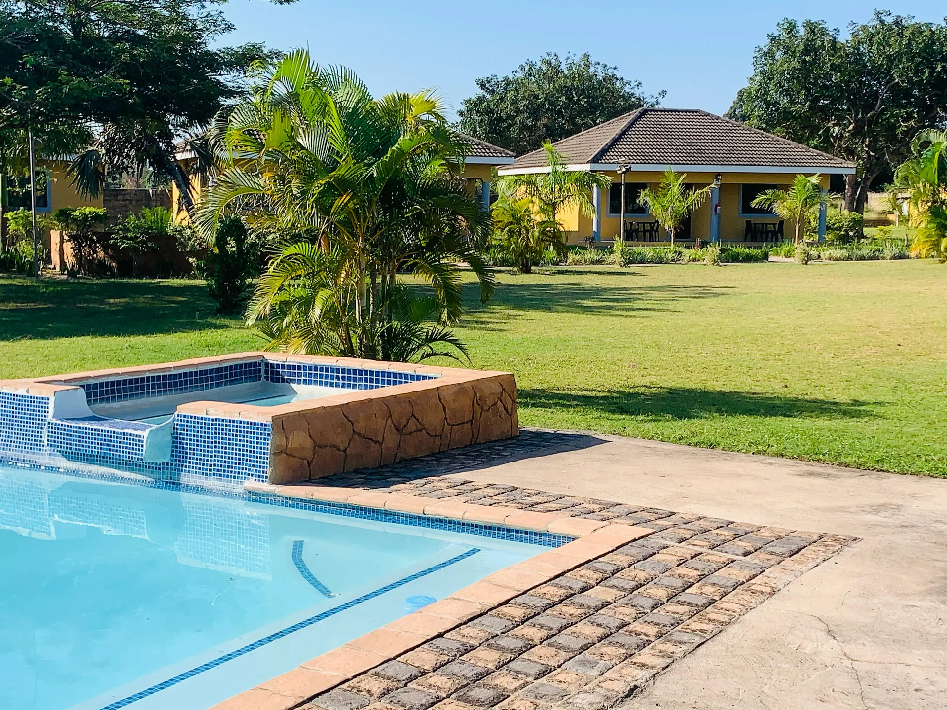Dinango Lodge accommodation and surroundings