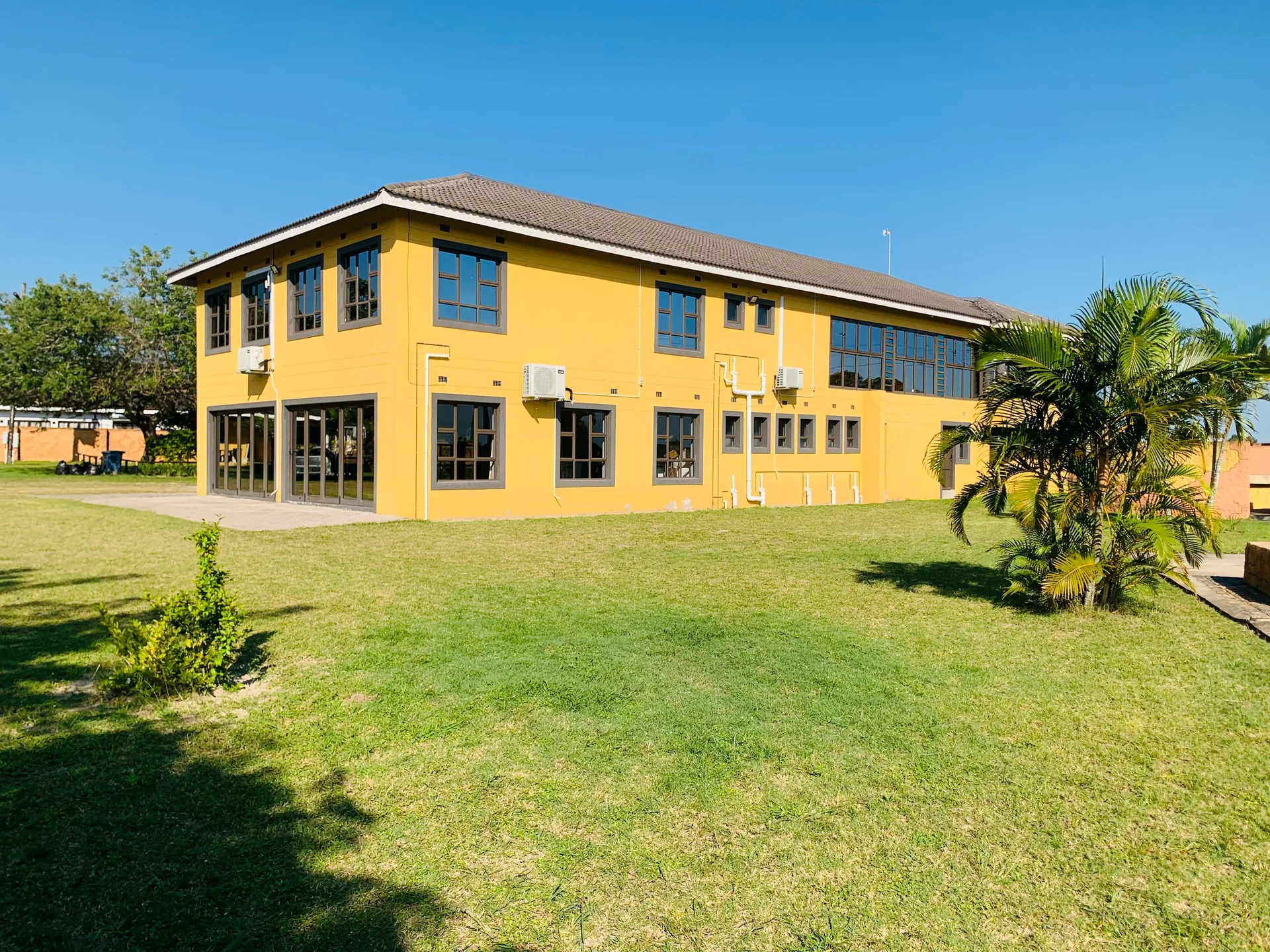 Dinango Lodge accommodation and surroundings