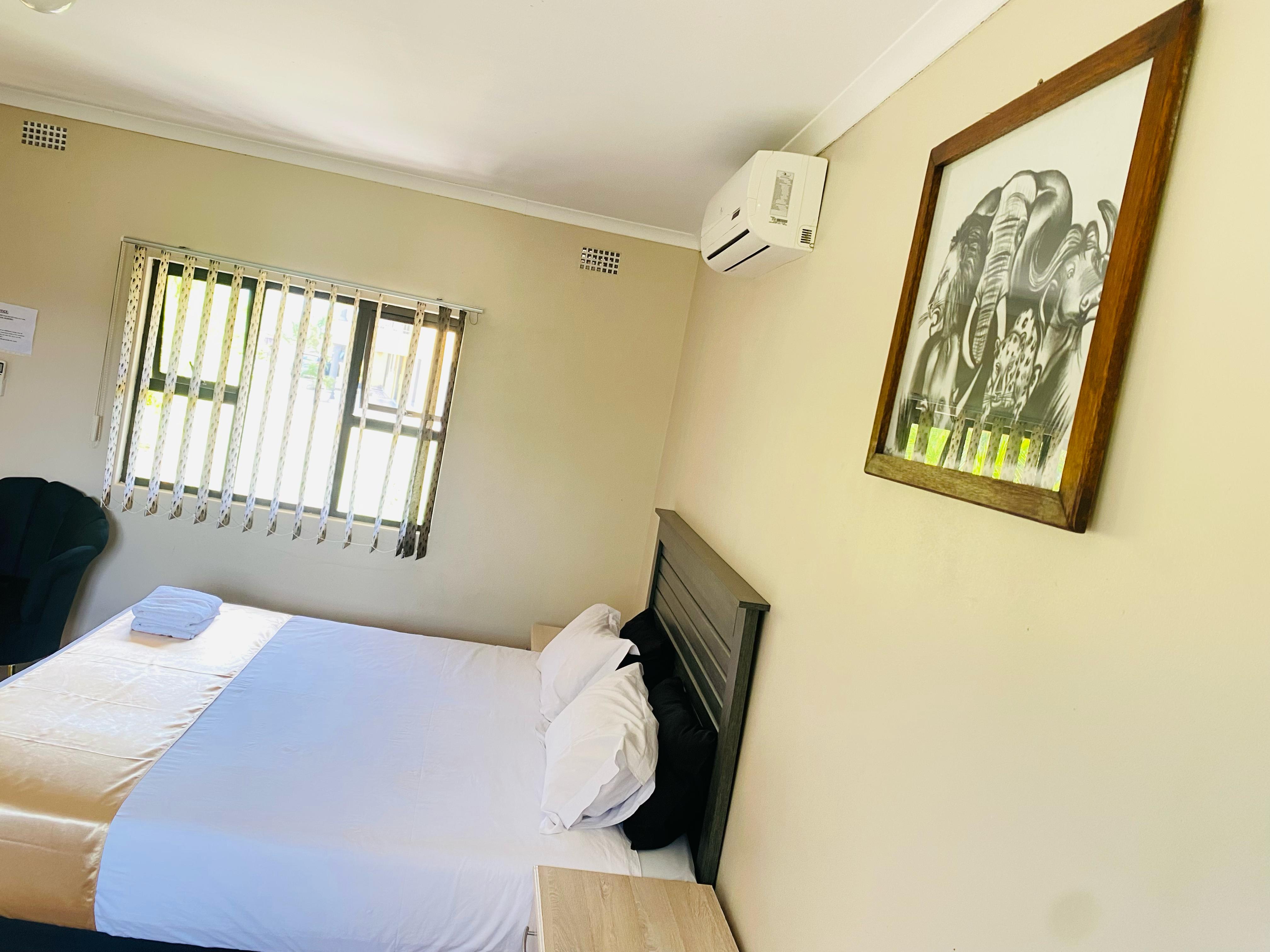 Room 1 Image 2
